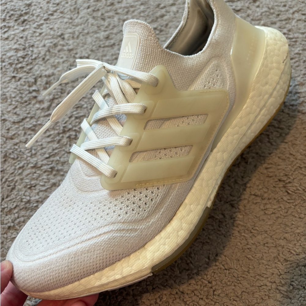 Men’s 8.5 adidas ultraboost white shoes